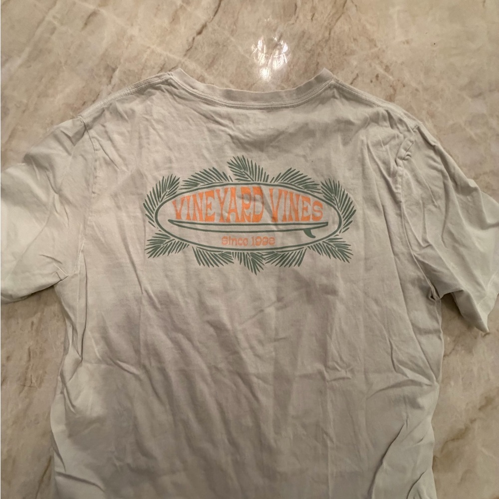 Vineyard Vines Cream and Green Graphic Tee